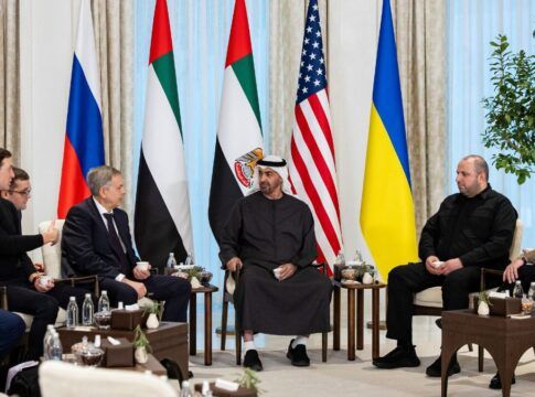 Ucrânia e Rússia iniciam nova rodada de negociações de paz em Abu Dhabi