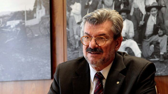 Ministro Marco Buzzi, do STJ, é acusado de assédio sexual contra jovem de 18 anos em SC