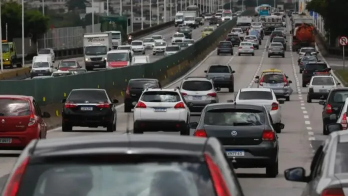 Rodovias federais registram 8 acidentes por hora, aponta levantamento