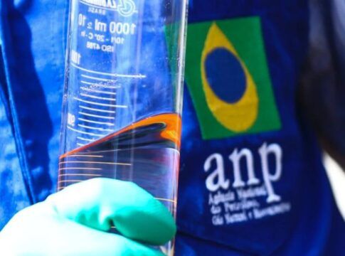 Inmetro e ANP encontram 362 irregularidades em postos de combustíveis em nove estados