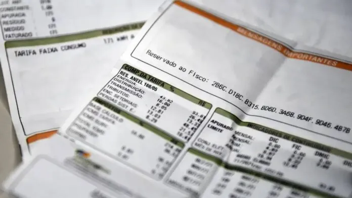 Contas de luz devem subir mais uma vez acima da inflação neste ano