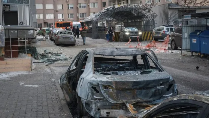 Ataques russos com drones matam quatro ucranianos, incluindo mãe e filho