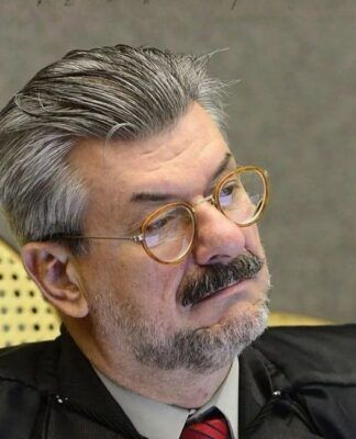 Ministro do STJ acusado de importunação sexual pediu licença antes de ser afastado