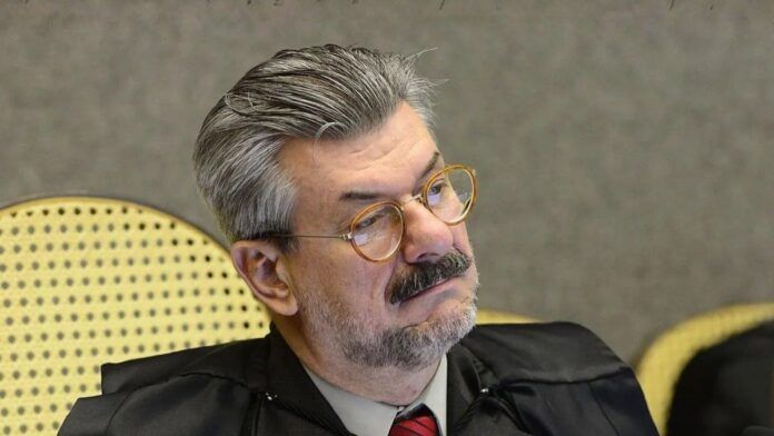 Ministro do STJ acusado de importunação sexual pede afastamento de 90 dias
