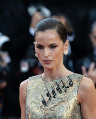 Izabel Goulart nega relação com Jeffrey Epstein após nome aparecer em emails divulgados