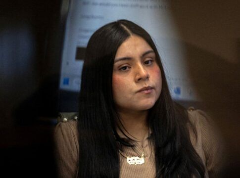 Vídeo mostra agente atirando em professora nos EUA: “Está na hora de ficar agressivo”