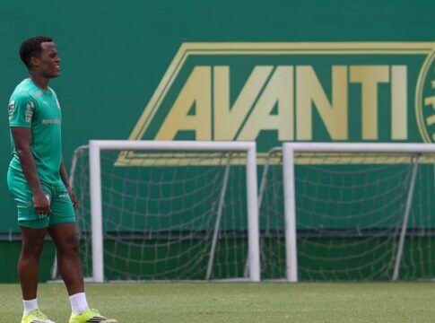 Jhon Arias vem aí! Mas vai jogar em qual posição?