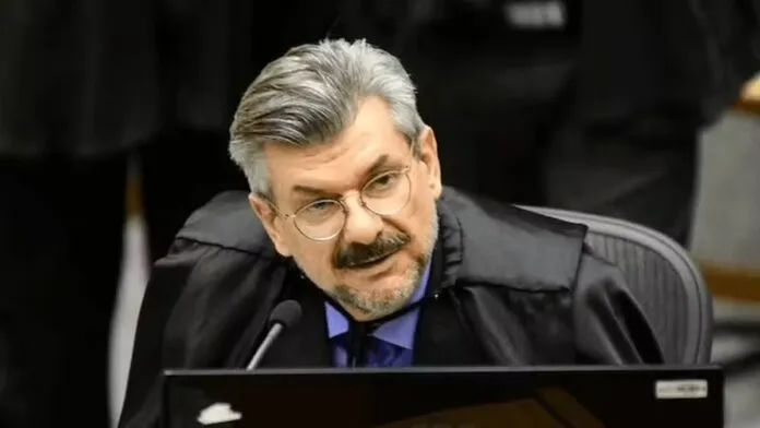 MP pede suspensão de salário de R$ 44 mil de ministro do STJ afastado po assédio