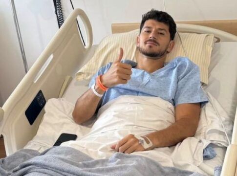 Lateral passa por cirurgia e deve ser desfalque no Corinthians por até seis meses