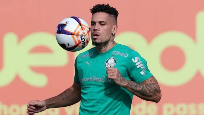 Em reta final de recuperação, Paulinho vive a expectativa de retornar aos gramados