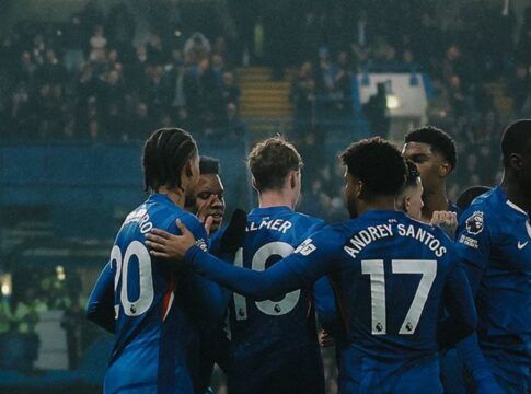 João Pedro marca, Chelsea abre 2 a 0, mas cede empate ao Leeds no Stamford Bridge