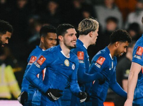 Estêvão marca, Pedro Neto faz hat-trick e Chelsea goleia Hull City na Copa da Inglaterra
