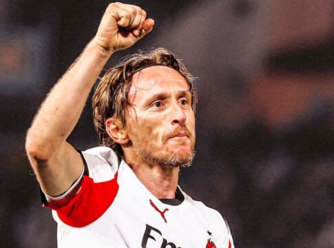 Modric marca nos minutos finais e garante vitória do Milan sobre o Pisa pelo Italiano