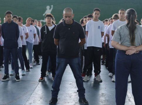 Escolas cívico-militares começam a funcionar em 100 unidades de São Paulo