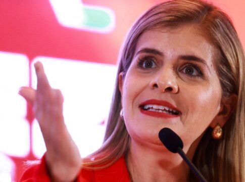 Quem é Laura Fernández, nova presidente eleita da Costa Rica 