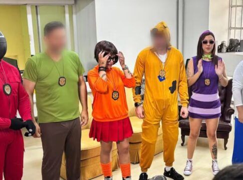 Policiais fantasiados de Scooby-Doo prendem trio que furtava celulares em bloco de Carnaval em SP