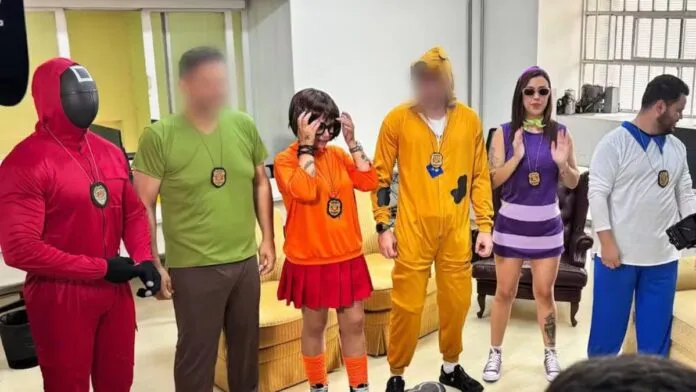 Policiais fantasiados de Scooby-Doo prendem trio que furtava celulares em bloco de Carnaval em SP