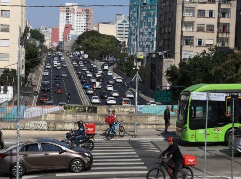 Coordenador da Ecovias aponta melhores horários para viajar à praia no Carnaval 2026