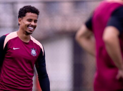 Corinthians registra e novo reforço pode estrear no Brasileirão