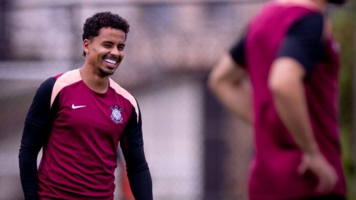 Corinthians registra e novo reforço pode estrear no Brasileirão