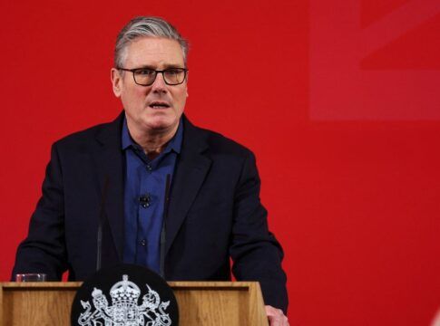 Primeiro ministro britânico está no centro do “pior escândalo político do século”