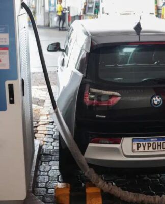 Estação de carga Uma estação de carregamento, também chamado de estação de carga e eletroposto