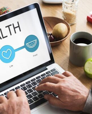 Busca por orientação médica: estudo mostra que IA não é melhor do que outros métodos