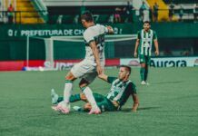 Chapecoense busca empate com Coritiba nos acréscimos em jogo de seis gols no Brasileirão