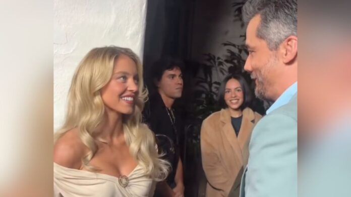 Wagner Moura e Sydney Sweeney se encontram em premiação internacional