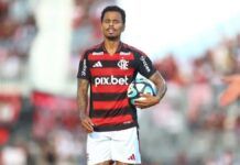 Corinthians fecha empréstimo sem custos de volante do Flamengo