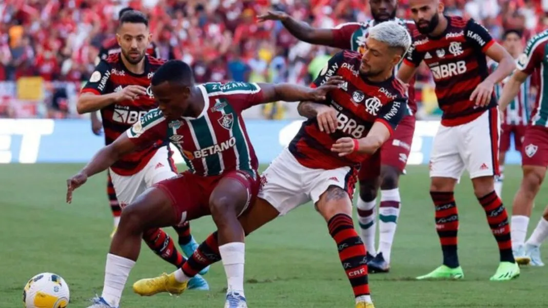 Arrascaeta e Jhon Arias