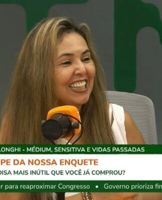 Médium Cristina Longhi fala sobre karma, vidas passadas e espiritualidade no Sobremesa