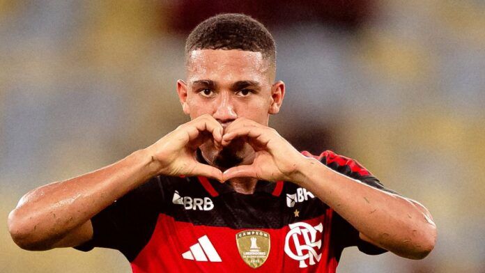 Samuel Lino aborda pressão no Flamengo e diz que valor da transferência não pesa em campo