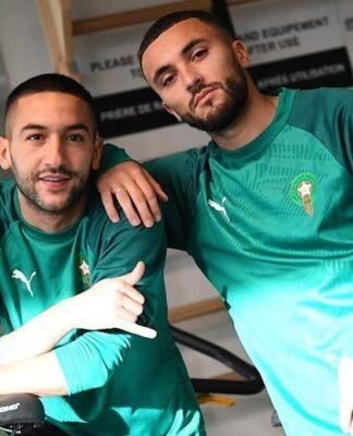 Zakaria Labyad (à dir.) com seu companheiro de seleção maroquina Hakim Ziyech