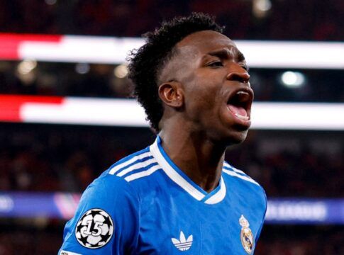 Vini Jr. marca golaço e Real Madrid vence Benfica por 1 a 0 na Champions League