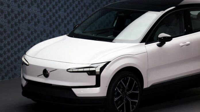 Imagem do modelo Volvo EX30, elétrico, na cor branca