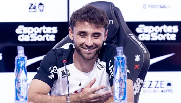 Entrevista coletiva de apresentação do lateral-direito Pedro Milans