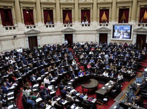 Câmara dos Deputados da Argentina aprova reforma trabalhista antes de votação final no Senado