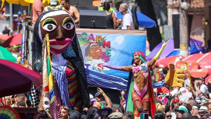 Carnaval de rua do Rio tem 20 blocos nesta sexta com destaque para Carmelitas