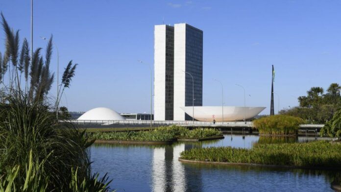 Brasil mantém 107ª posição em ranking de corrupção e repete segunda pior pontuação