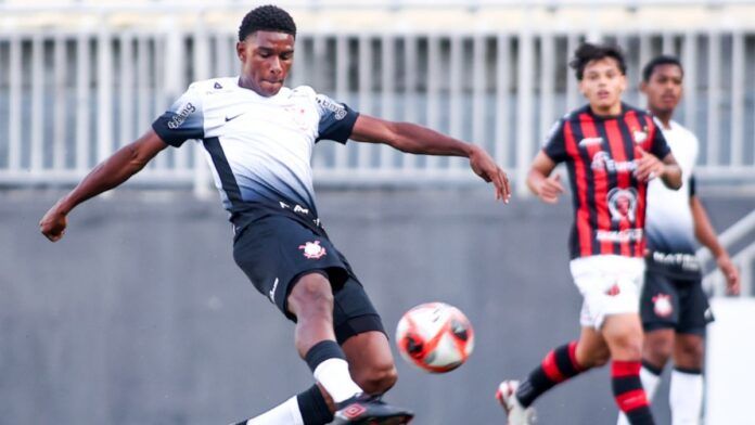 Lucas Fernandes, o Lucão, havia sido liberado para procurar um novo clube e achou o Goiás