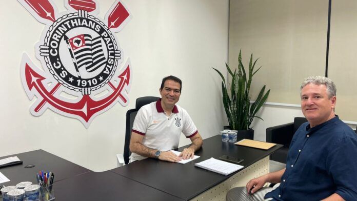 O Corinthians está negociando com o atacante Ryan Evaristo, destaque do Boavista-RJ