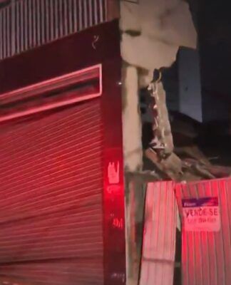 Prédio de quatro andares desaba em Guarulhos (SP) e não deixa feridos