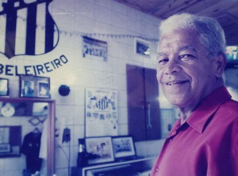 O barbeiro e amigo próximo de Pelé, Didi