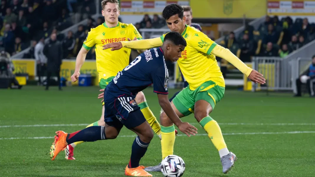 O atacante brasileiro Endrick em Lyon x Nantes, pelo Campeonato Francês