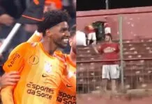 A imagem é composta por duas fotos lado a lado. À esquerda, um goleiro negro de cabelos cacheados e faixa na cabeça sorri enquanto é abraçado por colegas de equipe; ele veste um uniforme laranja vibrante com o escudo do Corinthians e o patrocínio 