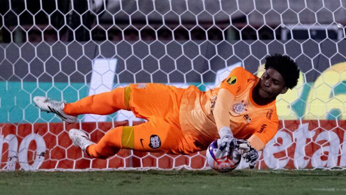 Guilherme Lage exalta Hugo Souza e comenta chances do goleiro ir para a Copa do Mundo