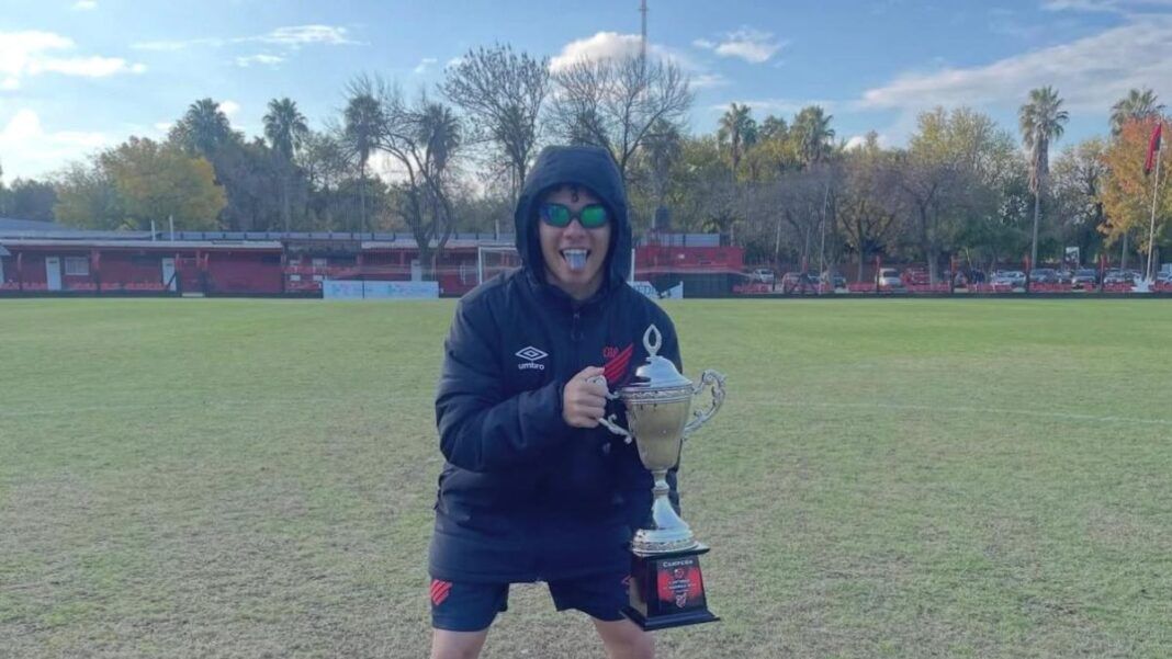O jogador João Vitor, do Athletico Paranaense, deve reforçar a base do Corinthians