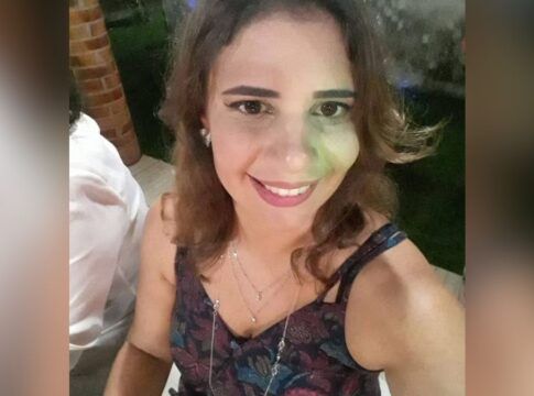 Quem era a professora morta a facadas por aluno de direito em faculdade, em Rondônia