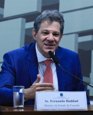O ministro da Fazenda, Fernando Haddad, participa de audiência pública na Comissão de Assuntos Econômicos (CAE) do Senado. Em debate, o projeto de lei (PL 1.087/2025) do governo que isenta do Imposto de Renda quem ganha até R$ 5 mil.